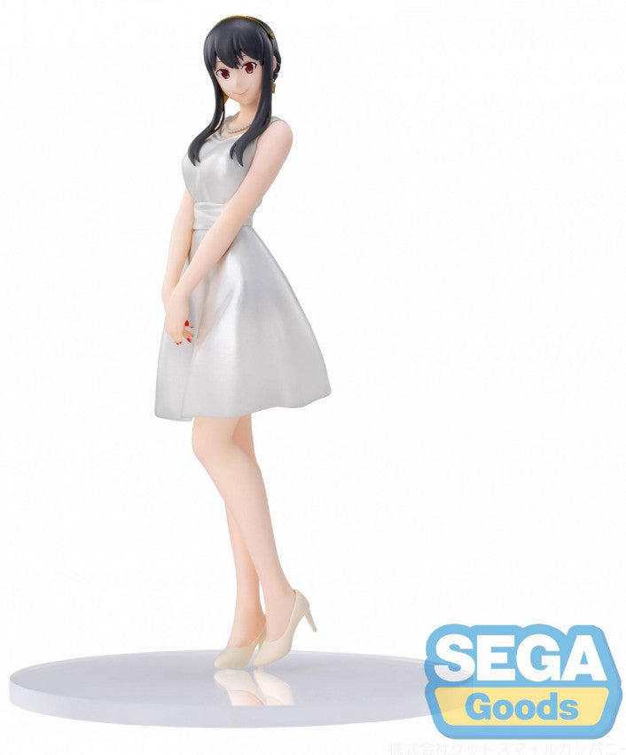 Spy Family Yor Forger figure with Loid in anime collection