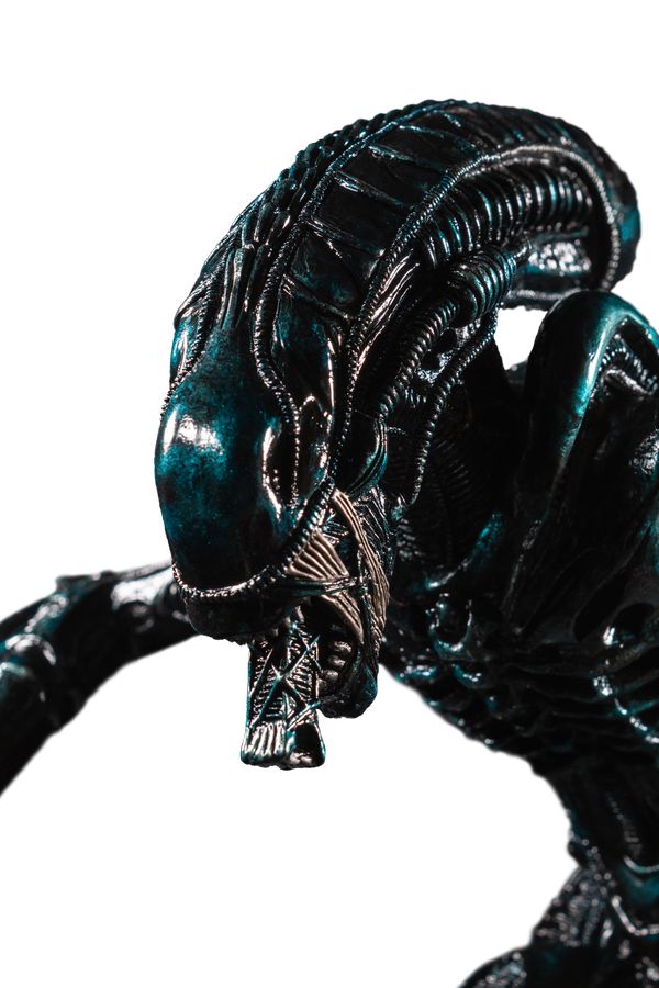 Xenomorph figure 1:6 scale statue from Aliens film scene